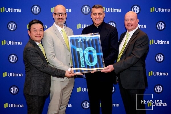 (Left to Right) Jack Li, Regional Business Director, Ultima Markets, Jean-Phiippe Mota, Board Director, Ultima Markets, Christian Vieri, Inter Legend, & Mark Goater, Director, Ultima Markets
